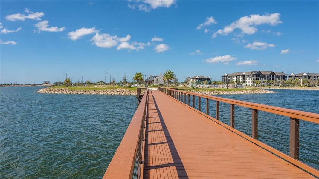 Natural landscape and outdoor views near Emerald Landing at Waterside at Lakewood Ranch – Lake Series in Sarasota (Image 61).