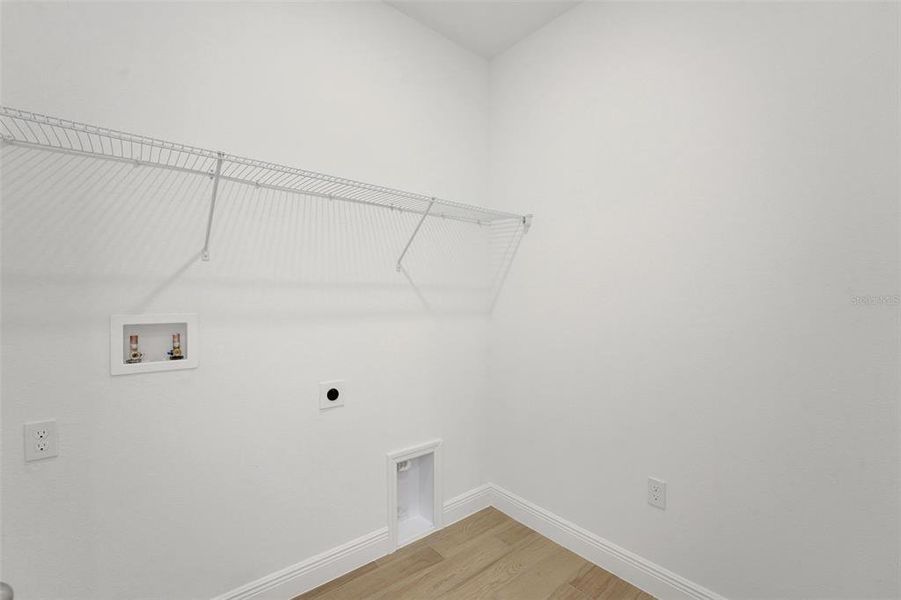 Spacious, unfurnished interior of a new home in Green Key Village, Lady Lake (Image 33).