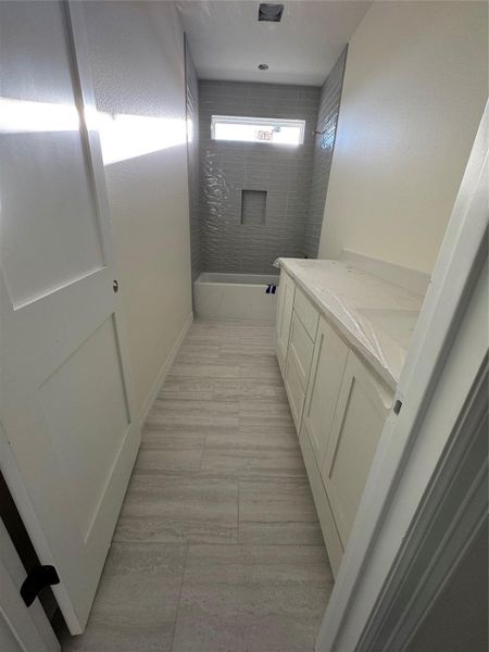 Spacious, unfurnished interior of a new home in , College Station (Image 7).