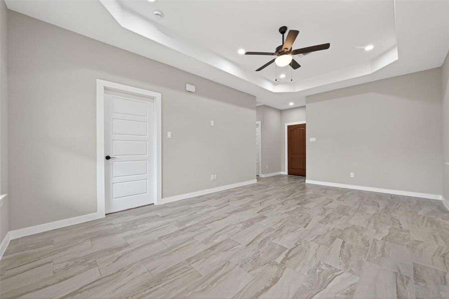 Spacious, unfurnished interior of a new home in , Cleveland (Image 37).