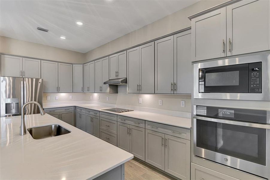 Furnished interior view inside a new home in Wellen Park Golf & Country Club, Venice (Image 20). Furnished interior view inside a new home in Wellen Park Golf & Country Club, Venice (Image 20).