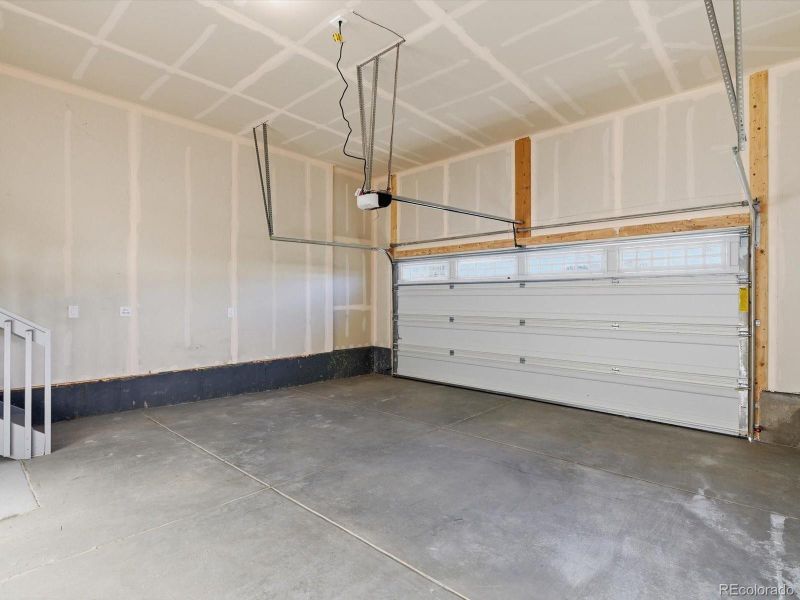 Spacious, unfurnished interior of a new home in , Commerce City (Image 23).