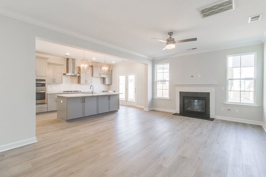 Spacious, unfurnished interior of a new home in Pebble Branch, Chapin (Image 20).