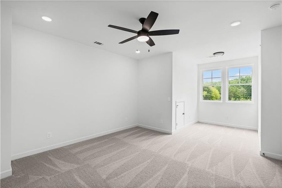 Spacious, unfurnished interior of a new home in , Canton (Image 27).