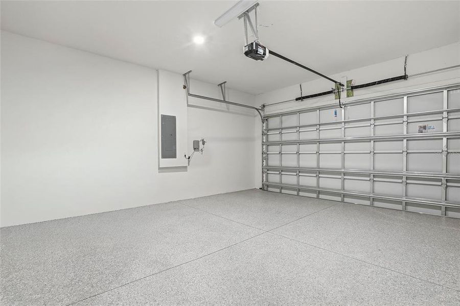 Spacious, unfurnished interior of a new home in , Tampa (Image 62).