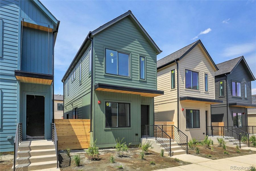 Exterior details and patio area of a home in , Erie (Image 10).
