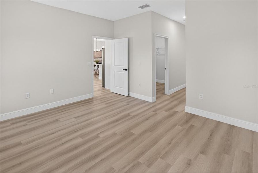 Spacious, unfurnished interior of a new home in , Dunnellon (Image 23).