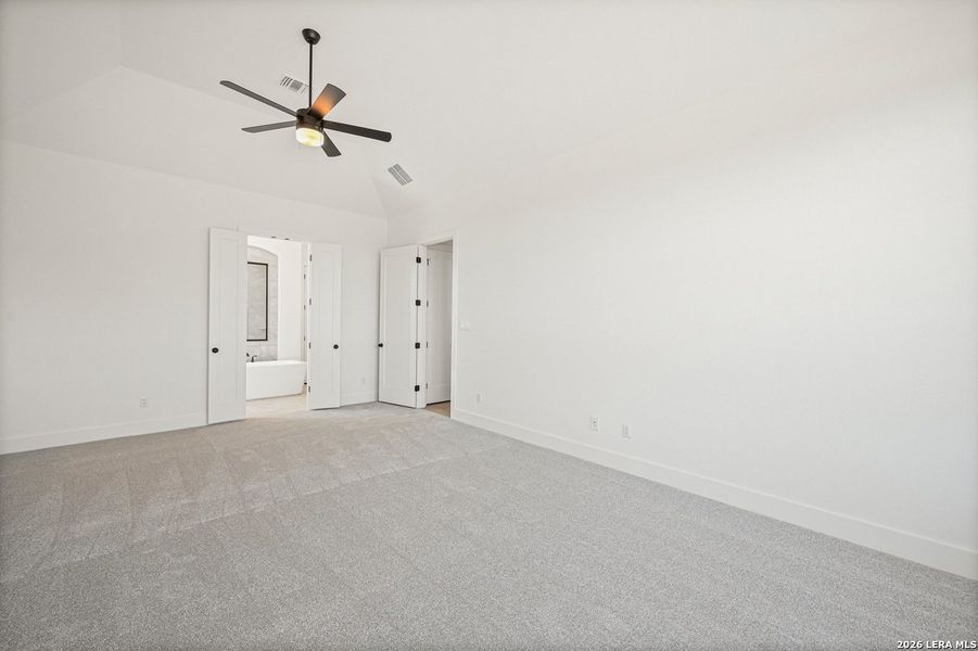 Spacious, unfurnished interior of a new home in La Cima, San Marcos (Image 21).