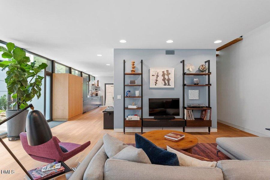 926 Tower St 2338155_28 926 Tower St 2338155_28