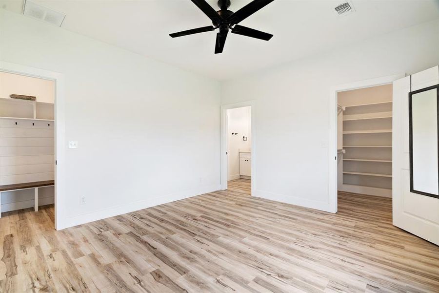Spacious, unfurnished interior of a new home in , Sumner (Image 13).