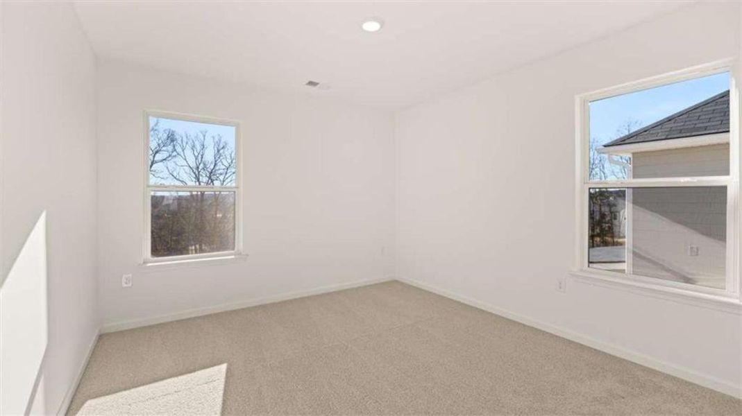 Spacious, unfurnished interior of a new home in Water Oak Estates, Lawrenceville (Image 31).