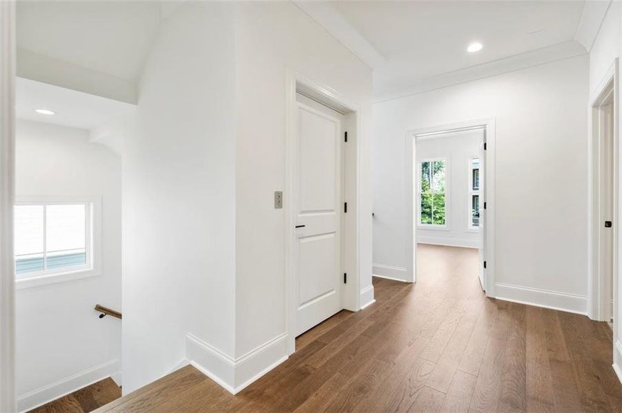 Spacious, unfurnished interior of a new home in , Alpharetta (Image 27). Spacious, unfurnished interior of a new home in , Alpharetta (Image 27).