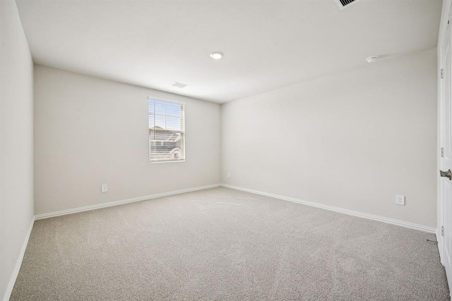Spacious, unfurnished interior of a new home in Eastridge - Signature Series, McKinney (Image 32).