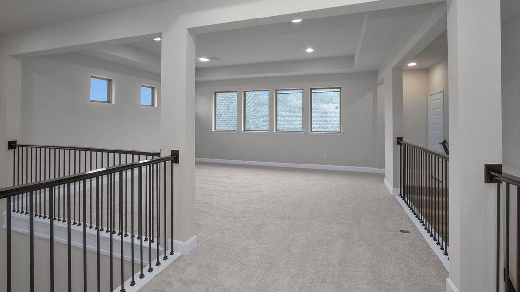 Spacious, unfurnished interior of a new home in Riceland, Mont Belvieu (Image 19).