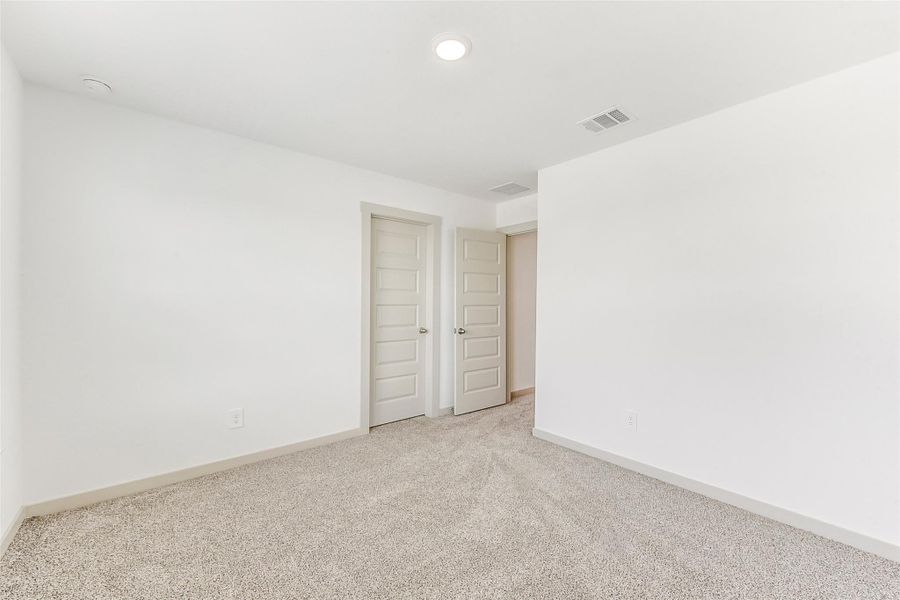 Spacious, unfurnished interior of a new home in , Missouri City (Image 30).