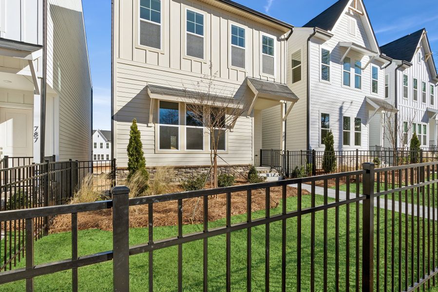 Exterior details and patio area of a home in Celesta, Decatur (Image 24).