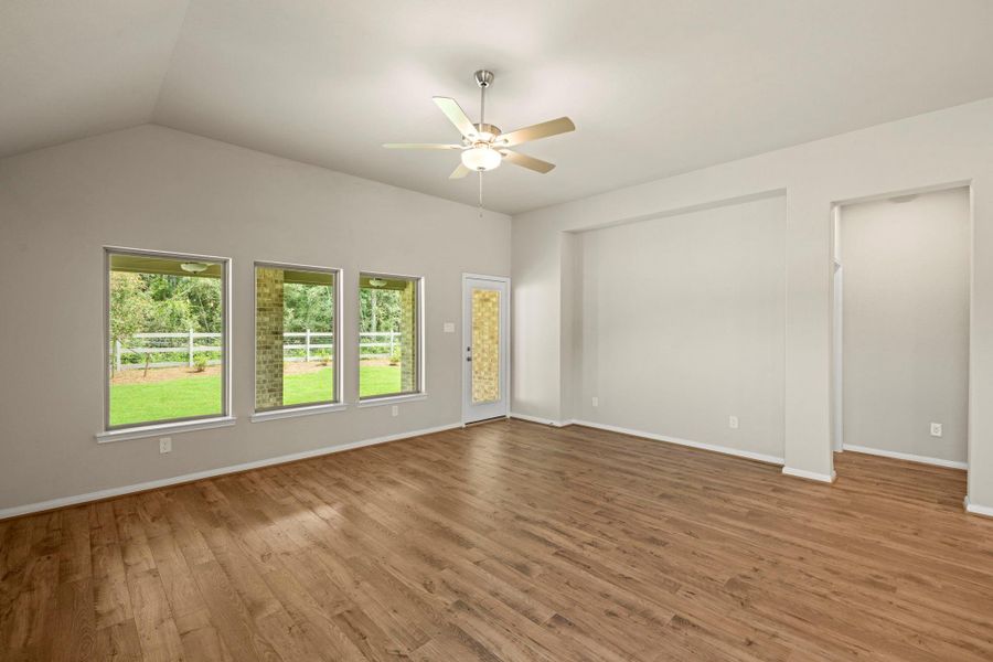 Spacious, unfurnished interior of a new home in Two Step Farm, Montgomery (Image 21).