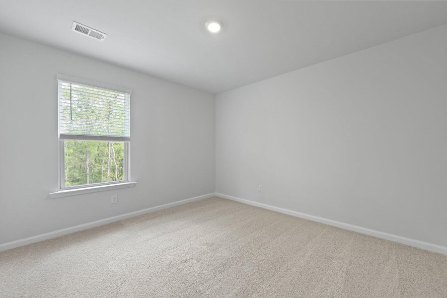 Spacious, unfurnished interior of a new home in Lakeview at Kitfield, Moncks Corner (Image 27).
