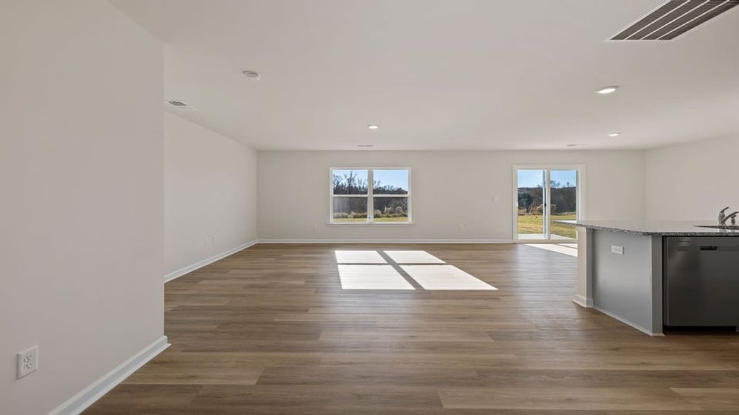 Spacious, unfurnished interior of a new home in Cloverdale Hills, Piedmont (Image 13).