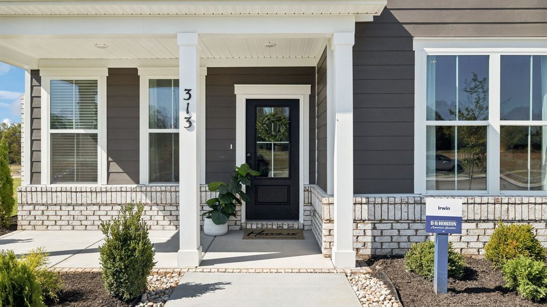 Exterior details and patio area of a home in Percy Cove, Antioch (Image 3).