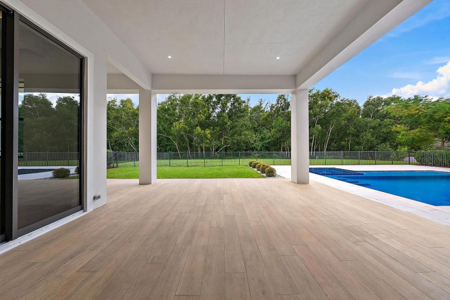 Exterior details and patio area of a home in , West Palm Beach (Image 18).