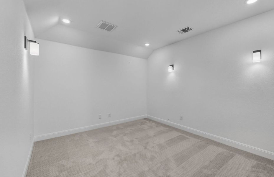 Spacious, unfurnished interior of a new home in Santa Rita Ranch, Liberty Hill (Image 19).