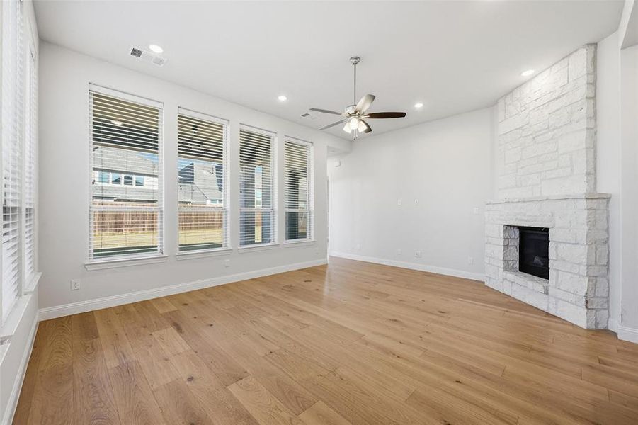 Spacious, unfurnished interior of a new home in , Melissa (Image 31).