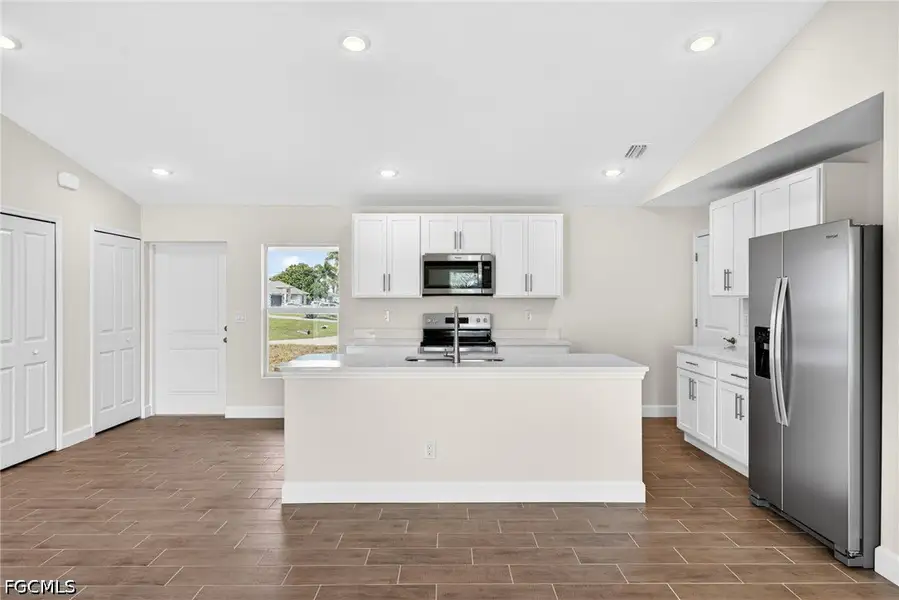 Furnished interior view inside a new home in Cape Coral, Cape Coral (Image 9).