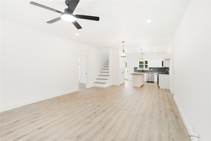 Spacious, unfurnished interior of a new home in , Van Alstyne (Image 27). Spacious, unfurnished interior of a new home in , Van Alstyne (Image 27).