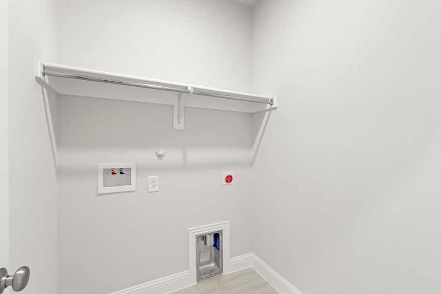 Spacious, unfurnished interior of a new home in Creekside, Royse City (Image 26).