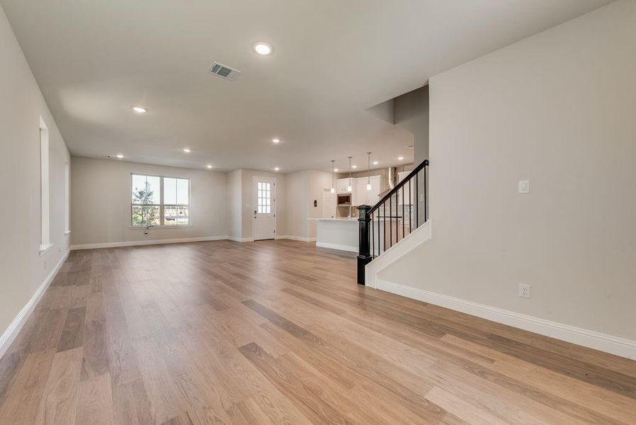 Spacious, unfurnished interior of a new home in Bayside, Rowlett (Image 30).