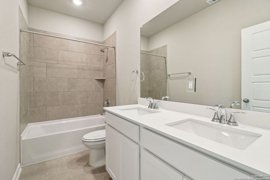 Furnished interior view inside a new home in Catalina, Converse (Image 13).
