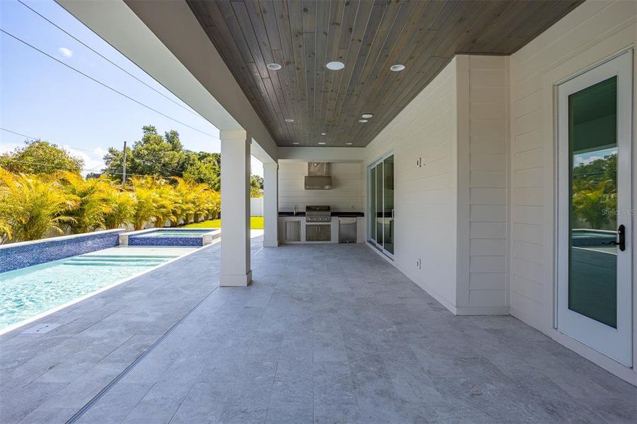 Exterior details and patio area of a home in , Tampa (Image 31).