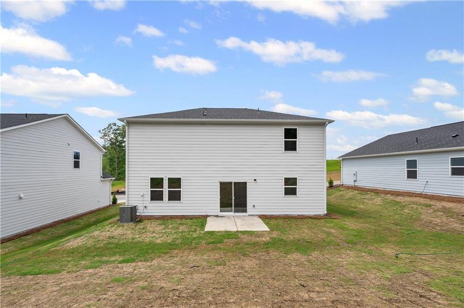 Exterior details and patio area of a home in Avery Ridge, Gainesville (Image 2).