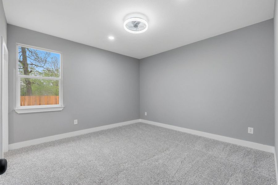 Spacious, unfurnished interior of a new home in , Willis (Image 18).