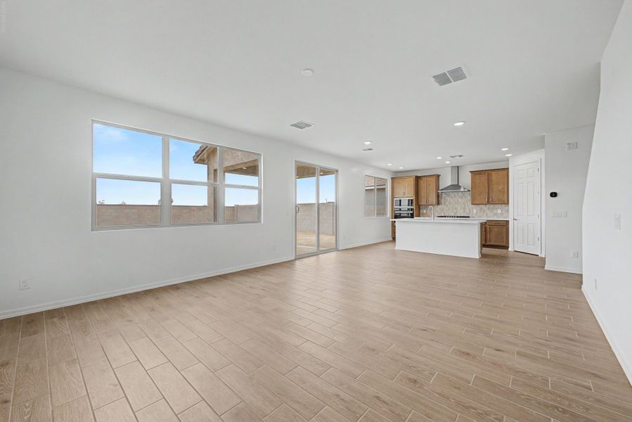 Spacious, unfurnished interior of a new home in Soleo, San Tan Valley (Image 8). Spacious, unfurnished interior of a new home in Soleo, San Tan Valley (Image 8).
