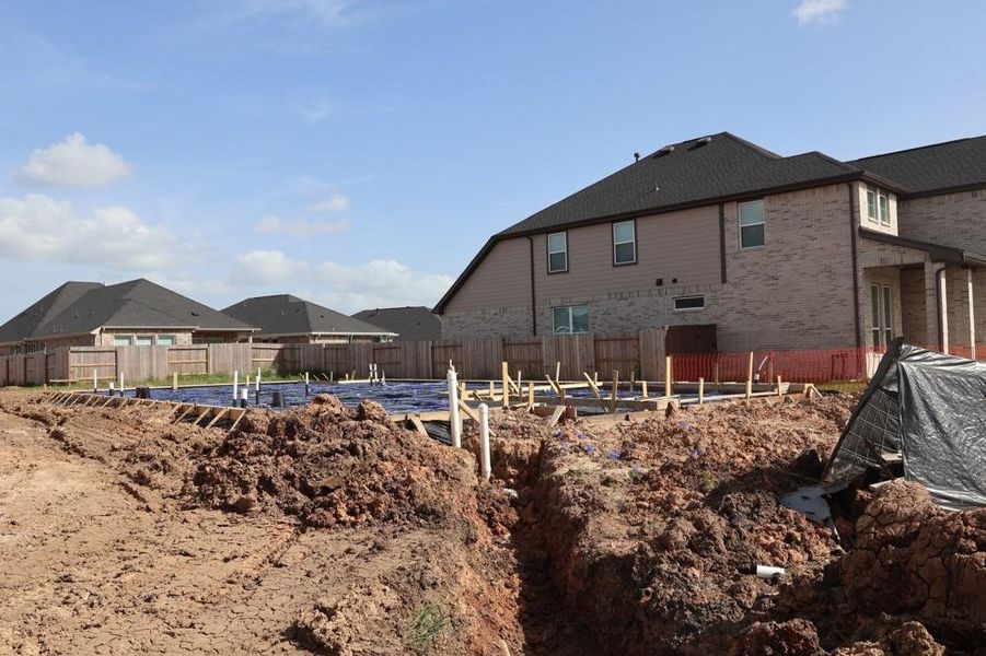 Every foundation at DWH is engineered and it’s inspected three times! We do not do “batch” testing. Rest easy knowing your foundation comes with a 10 year warranty. Every foundation at DWH is engineered and it’s inspected three times! We do not do “batch” testing. Rest easy knowing your foundation comes with a 10 year warranty.