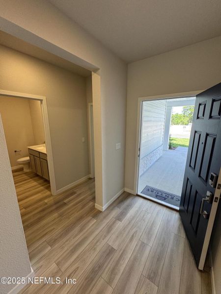 Spacious, unfurnished interior of a new home in Oak Creek Preserve, Jacksonville (Image 19). Spacious, unfurnished interior of a new home in Oak Creek Preserve, Jacksonville (Image 19).