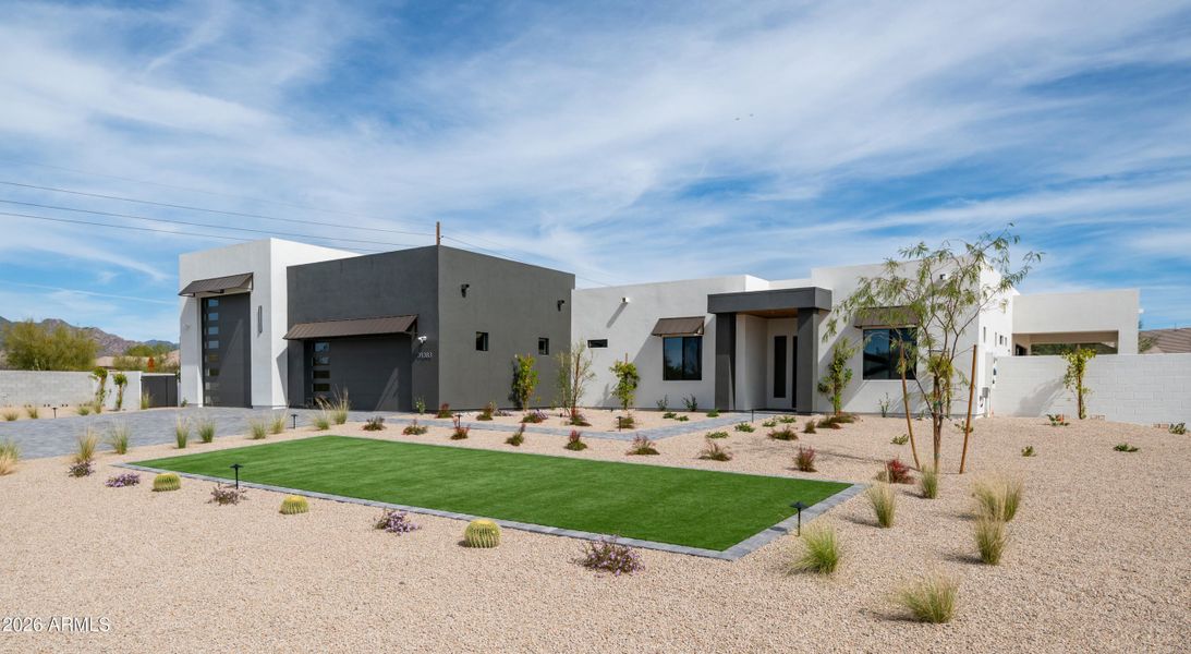 31383 Daylight Exterior Photos-3