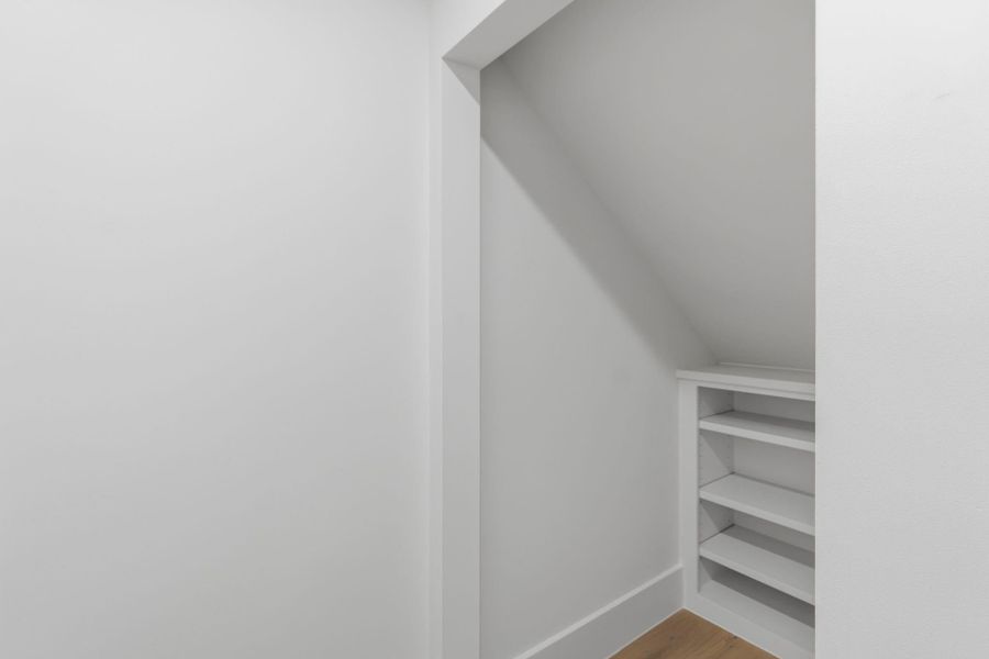 Spacious, unfurnished interior of a new home in , Houston (Image 46).