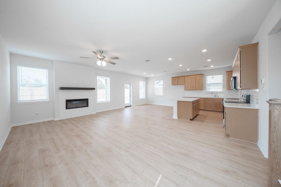 Spacious, unfurnished interior of a new home in Churchill, Anna (Image 11).