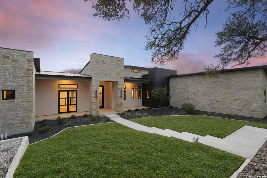 Exterior details and patio area of a home in , Canyon Lake (Image 4).