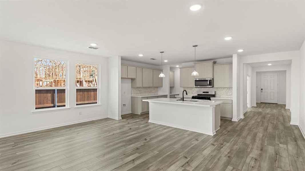 14. 9045 Palafox - Dining 14. 9045 Palafox - Dining