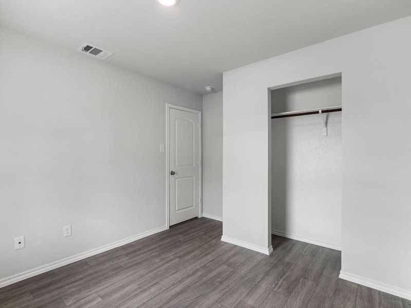 Spacious, unfurnished interior of a new home in Shirey Forest - Branches, Lufkin (Image 13).