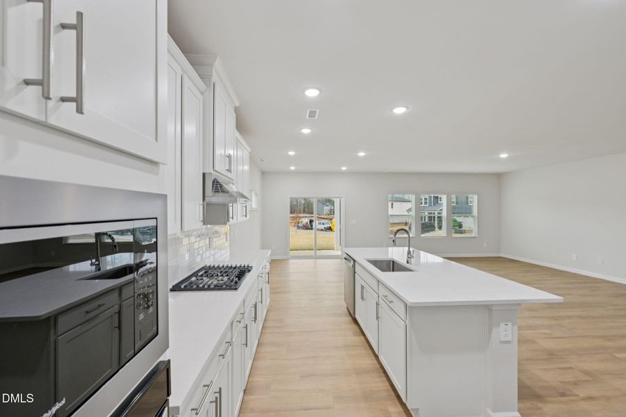 16-web-or-mls-Raleigh - Oak Manor - 500