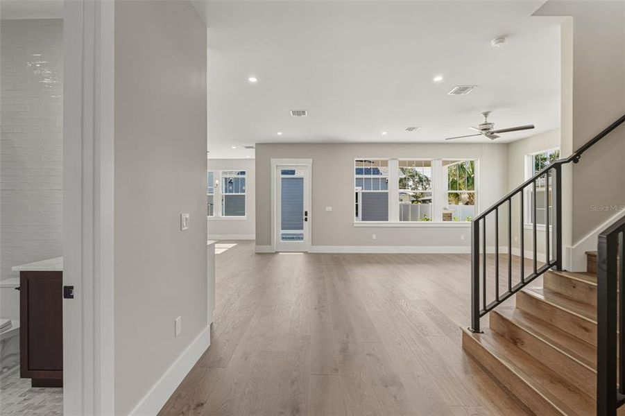 Spacious, unfurnished interior of a new home in , St. Petersburg (Image 46).