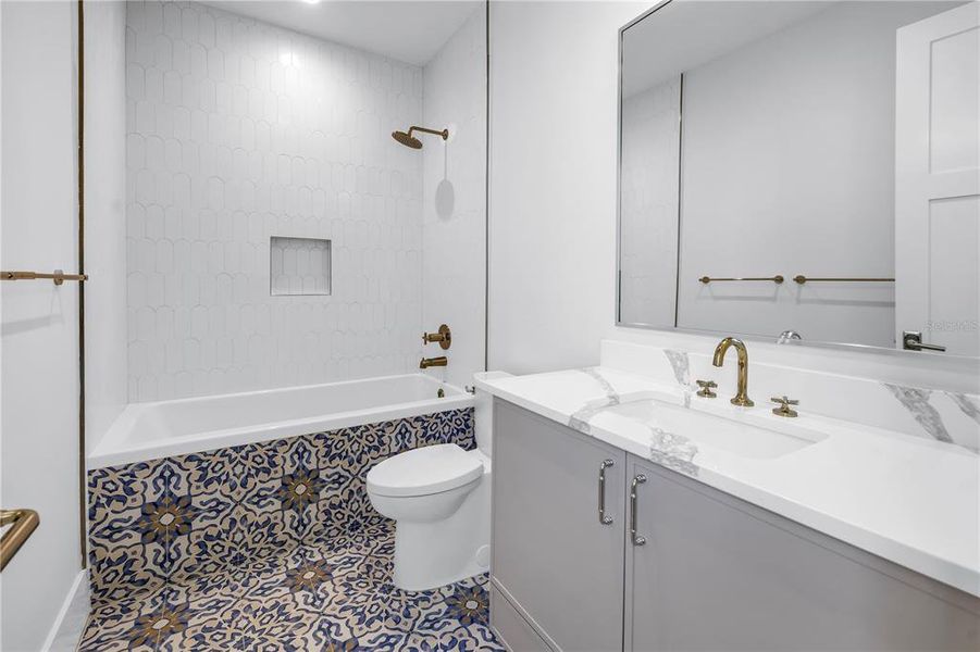 Furnished interior view inside a new home in , Sarasota (Image 30).