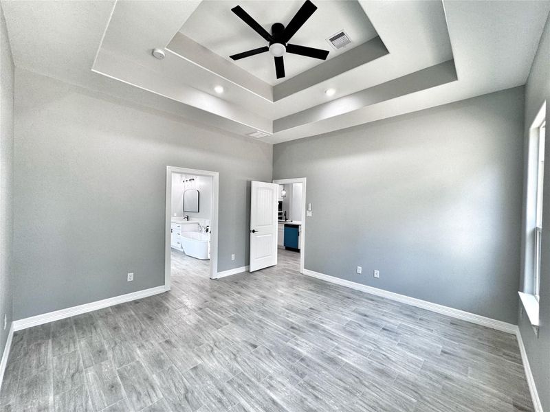 Spacious, unfurnished interior of a new home in , Dayton (Image 15).