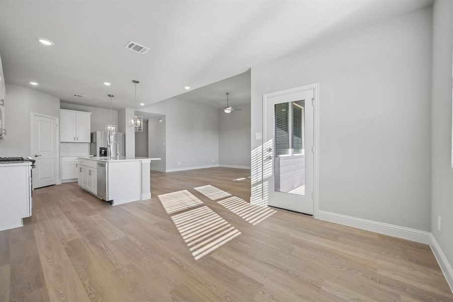 Spacious, unfurnished interior of a new home in Lakehaven - Premier Series, Farmersville (Image 27).