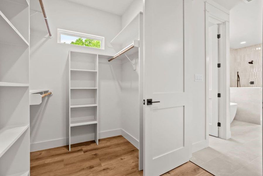 Furnished interior view inside a new home in , Weatherford (Image 9).